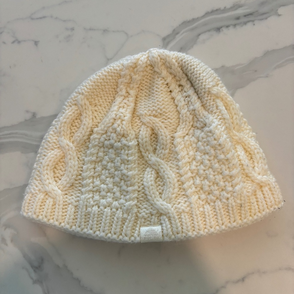 Nike ACG Off White Cable Knit Beanie - Picture 1 of 9
